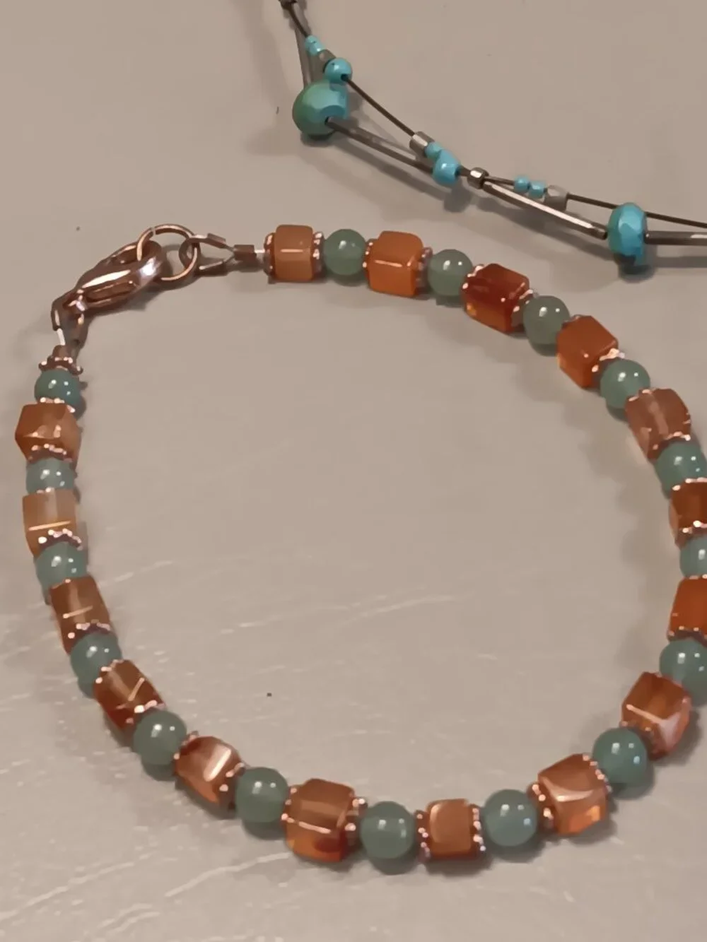 Lot of 3 pieces - stone bead bracelets & dainty silver tone collar necklace